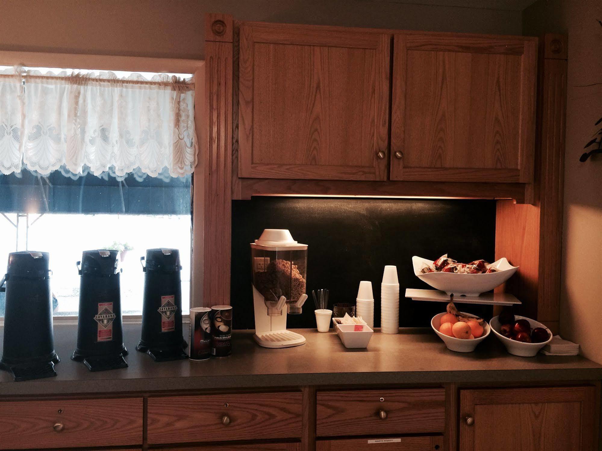 Mainstay Inn Phoenixville Bagian luar foto